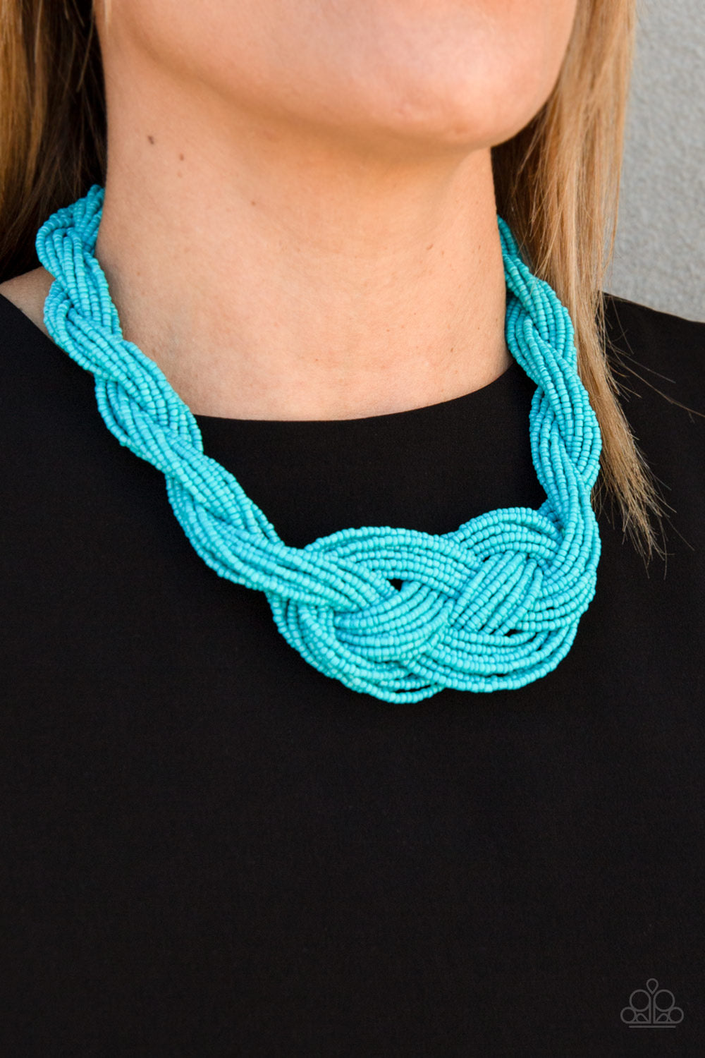 A Standing Ovation Necklace - Blue