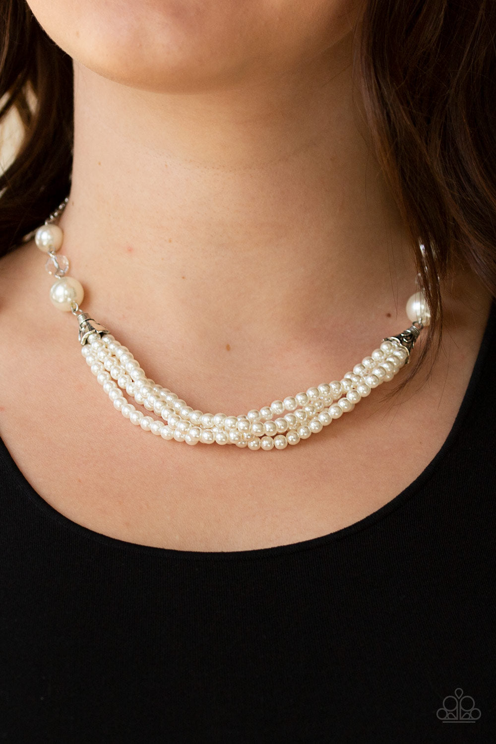 One-WOMAN Show Necklace - White