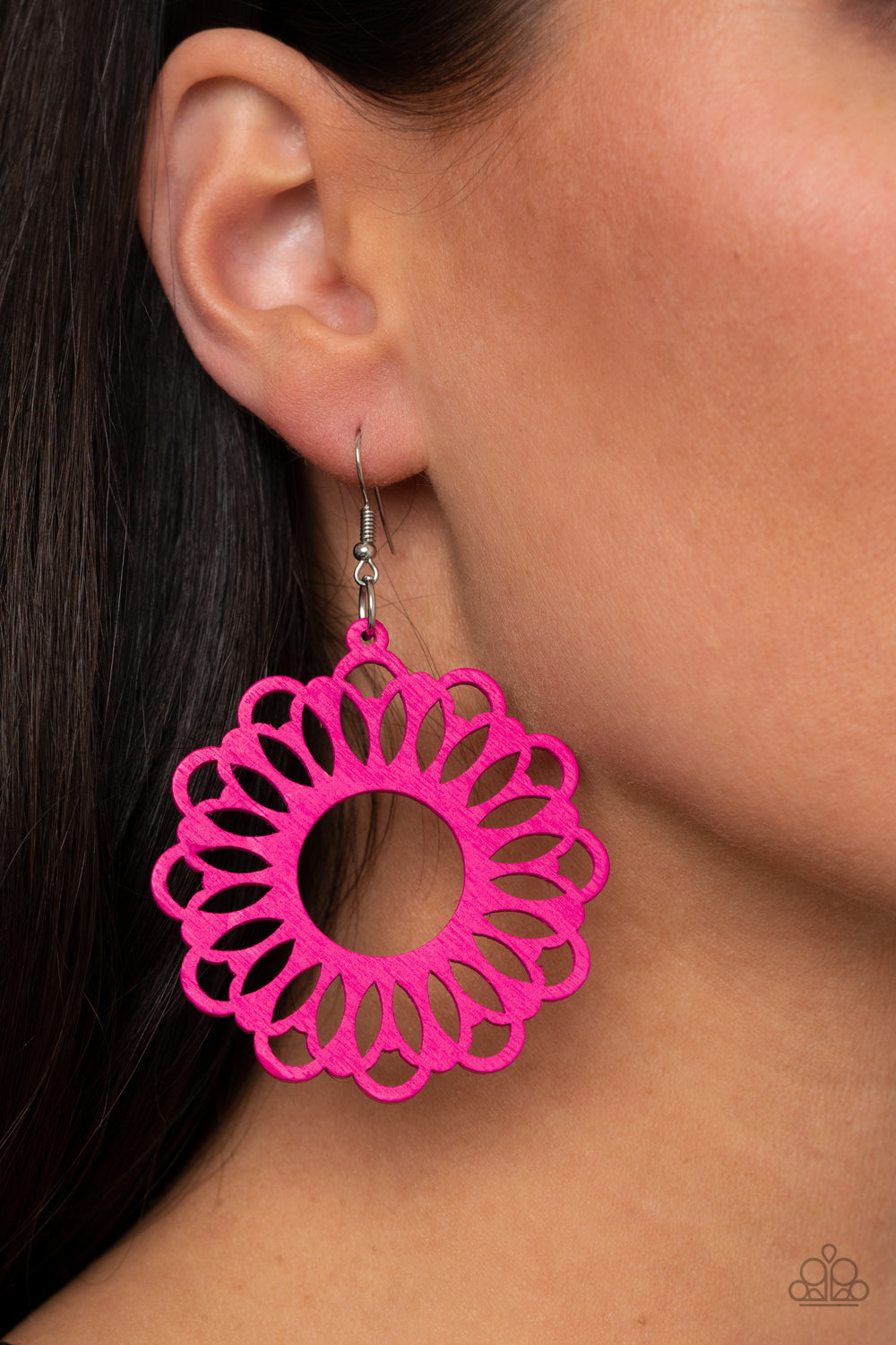 Dominican Daisy Earrings - Pink